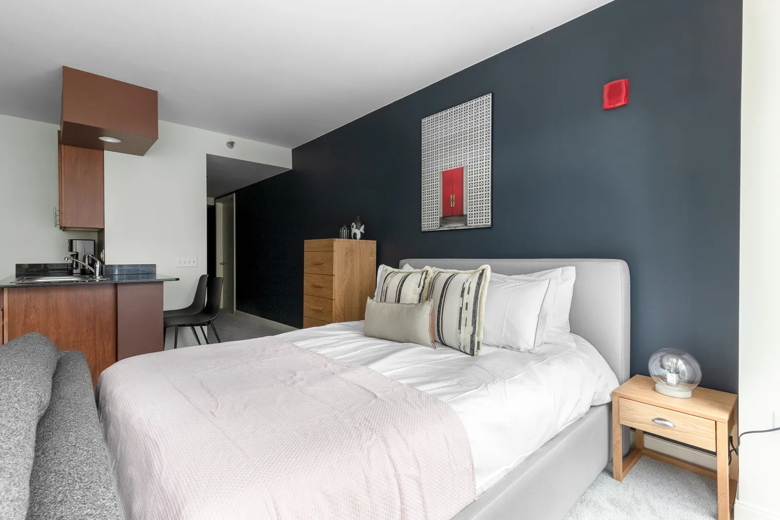 210 N Wells St 60601 60601-Lake & Wells Apartments-unit#ID228-Chicago-IL