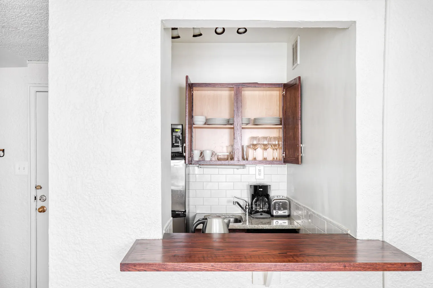 1400 N Lake Shore Dr   60610 60610-The Deco-unit#ID551-Chicago-IL