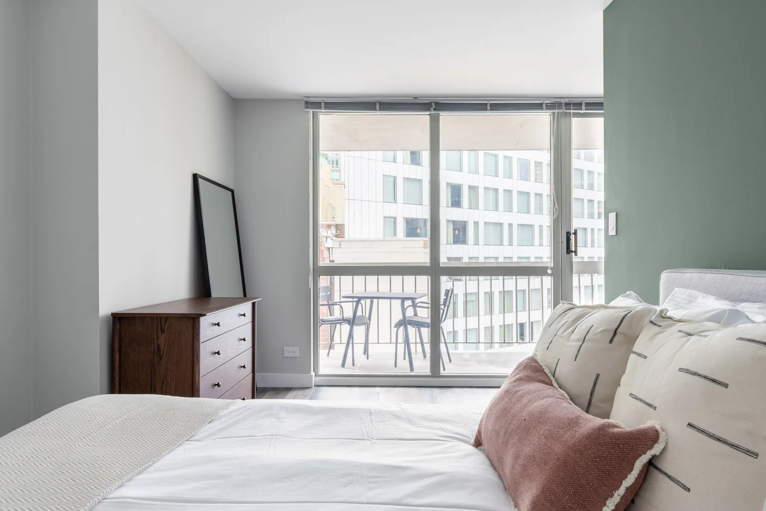 1 E Delaware Pl   60611 60611-One East Delaware-unit#ID221-Chicago-IL