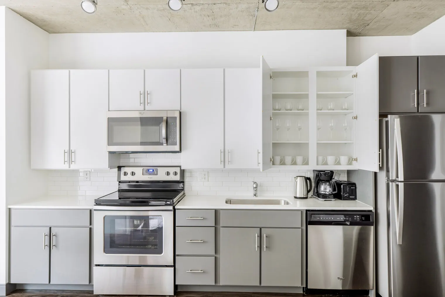 215 W Lake St   60606 60606-Linea-unit#ID1331-Chicago-IL