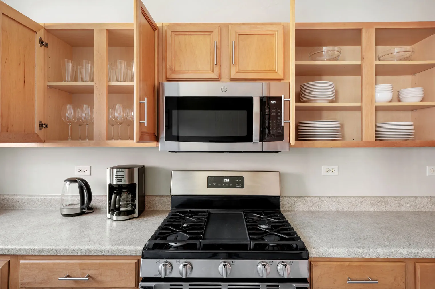 2752 Hampton Pkwy   60201 60201-2752 Hampton Parkway-unit#ID953-Evanston-IL