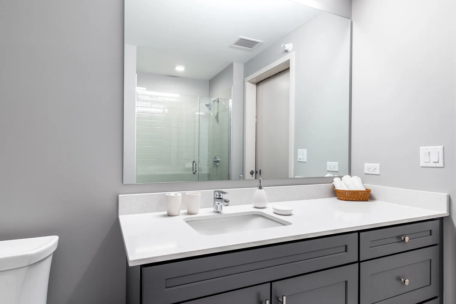 450 W Belmont Ave 60657 60657-Four50 -unit#ID202-Chicago-IL