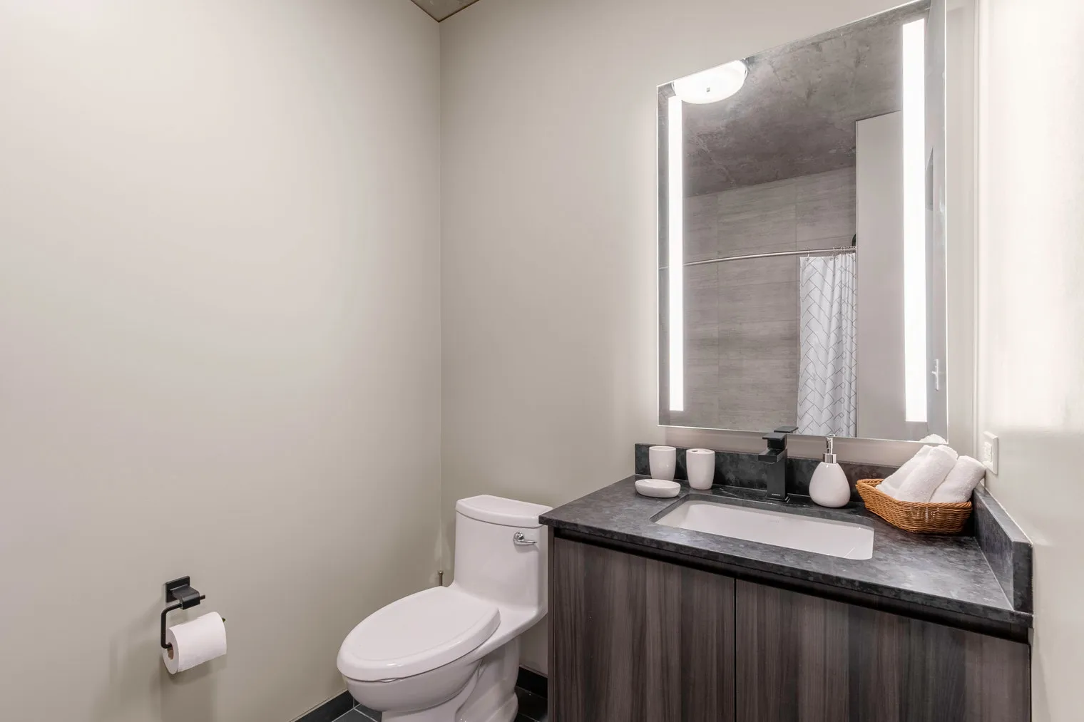 939 W Washington Blvd   60607 60607-Union West Apartments-unit#ID205-Chicago-IL