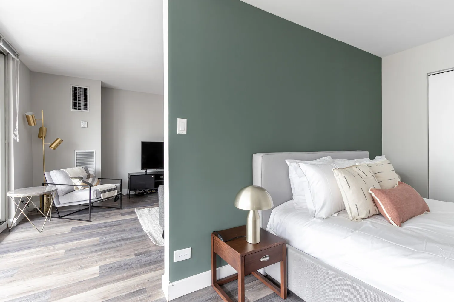 1 E Delaware Pl   60611 60611-One East Delaware-unit#ID221-Chicago-IL