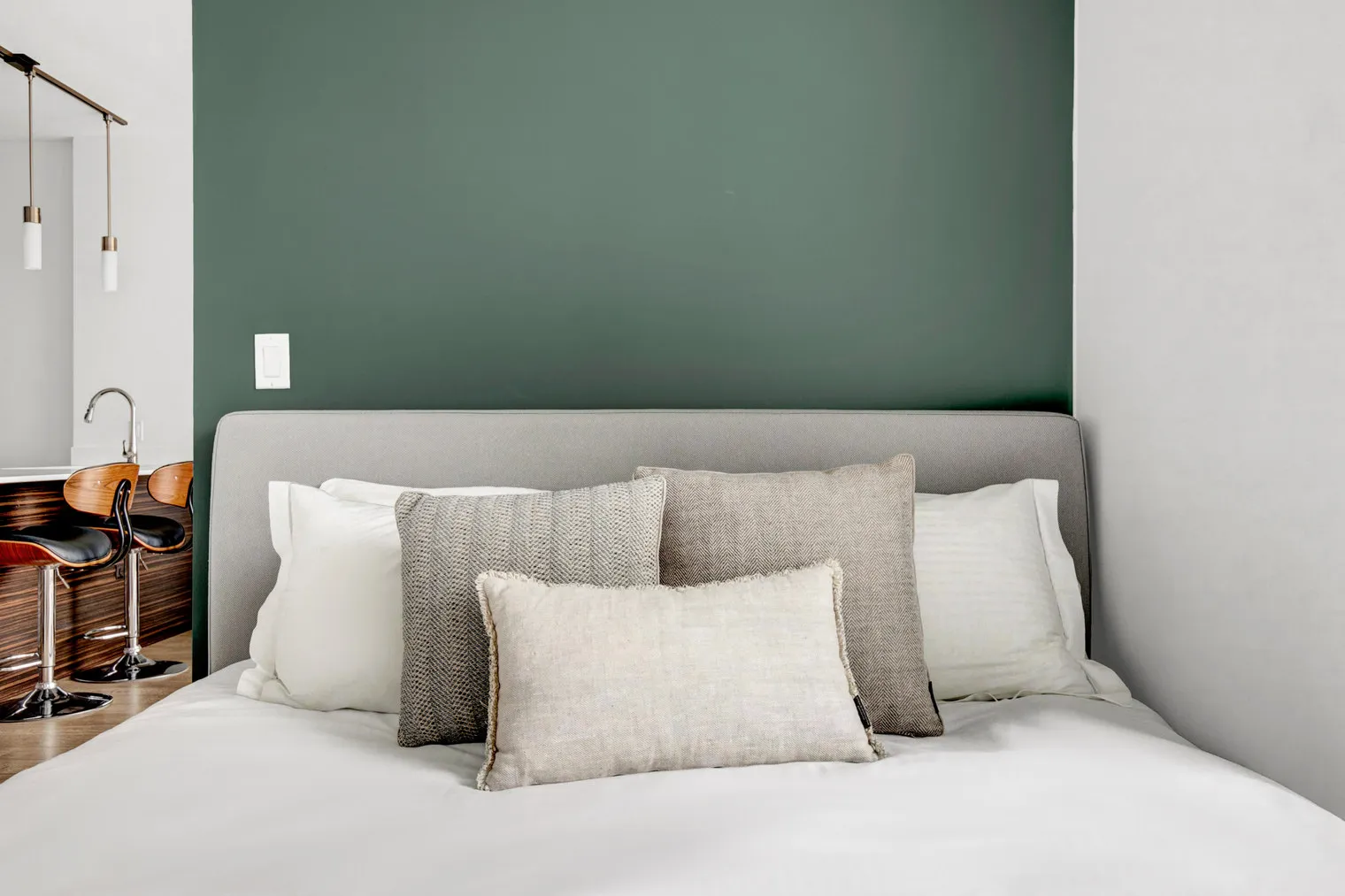 201 N Garland Ct   60601 60601- Mila-unit#ID226-Chicago-IL