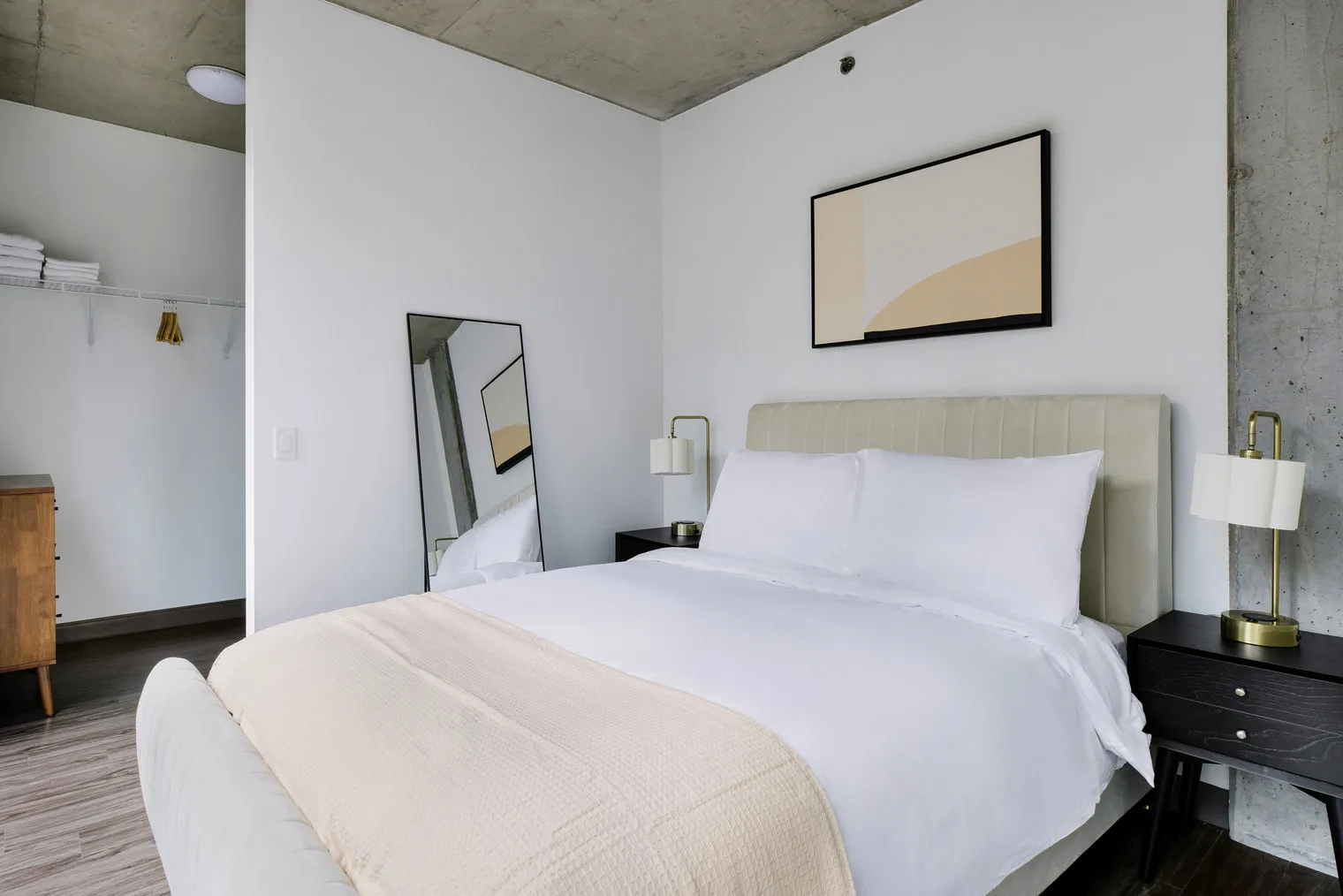 215 W Lake St   60606 60606-Linea-unit#ID1331-Chicago-IL