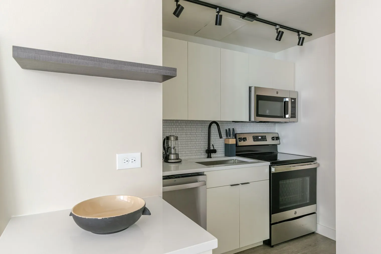 21 E Chestnut St   60611 60611-21 E Chestnut-unit#ID1391-Chicago-IL