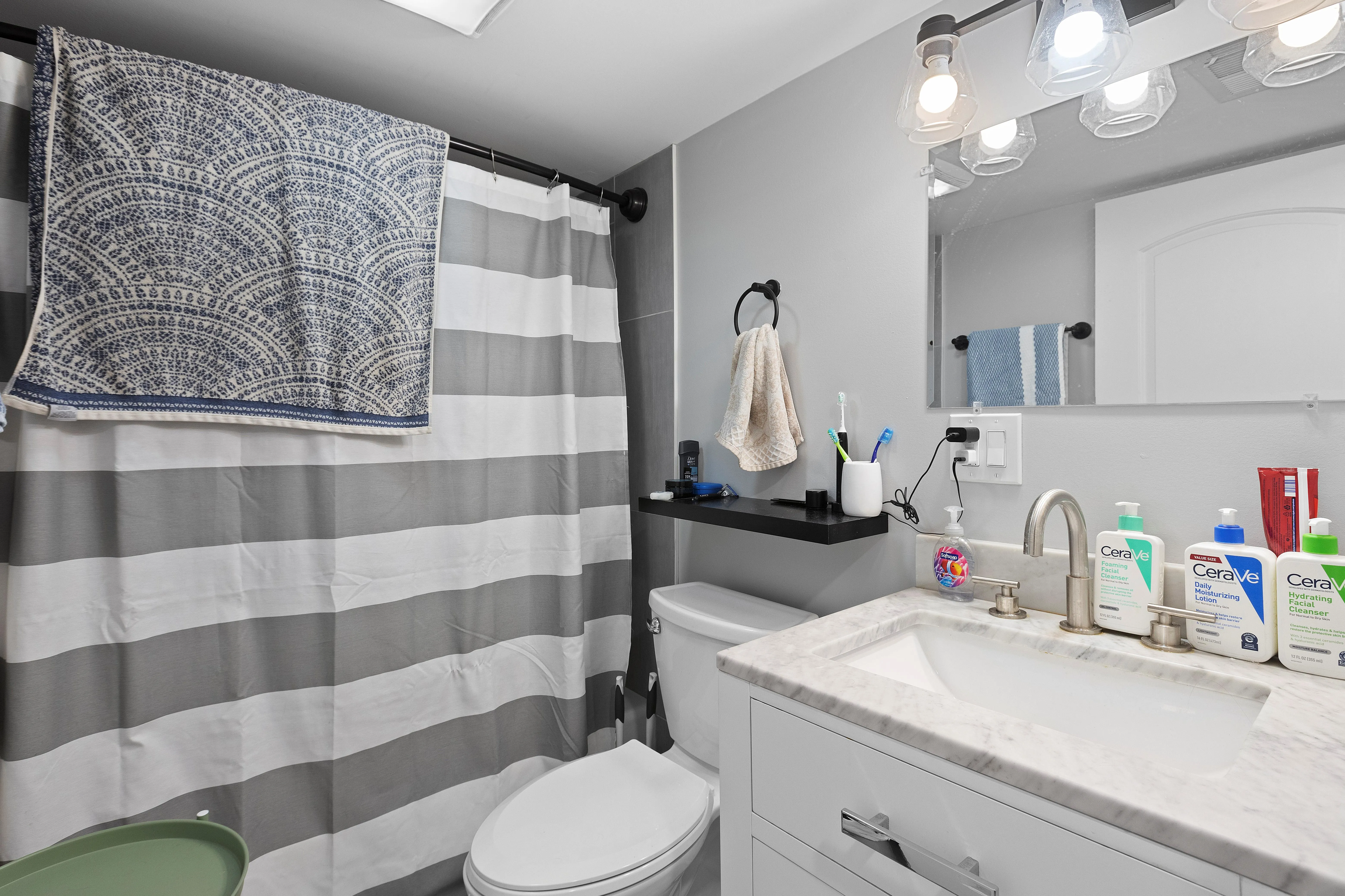 2221 W ADDISON ST 60618-unit#Gardn-Chicago-IL