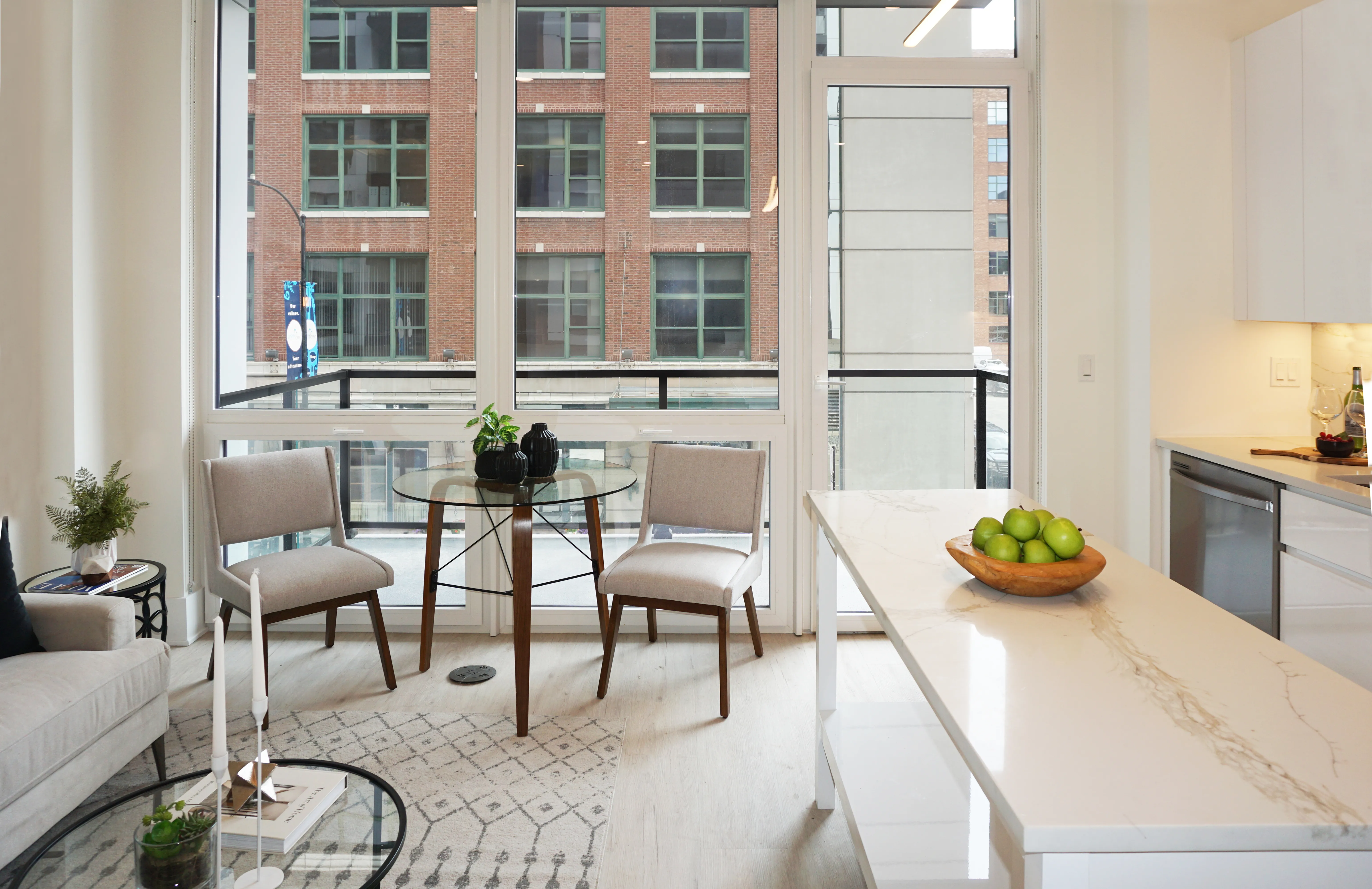 812 W Adams St   60607 60607-Luxe Suites Chicago -unit#509-Chicago-IL