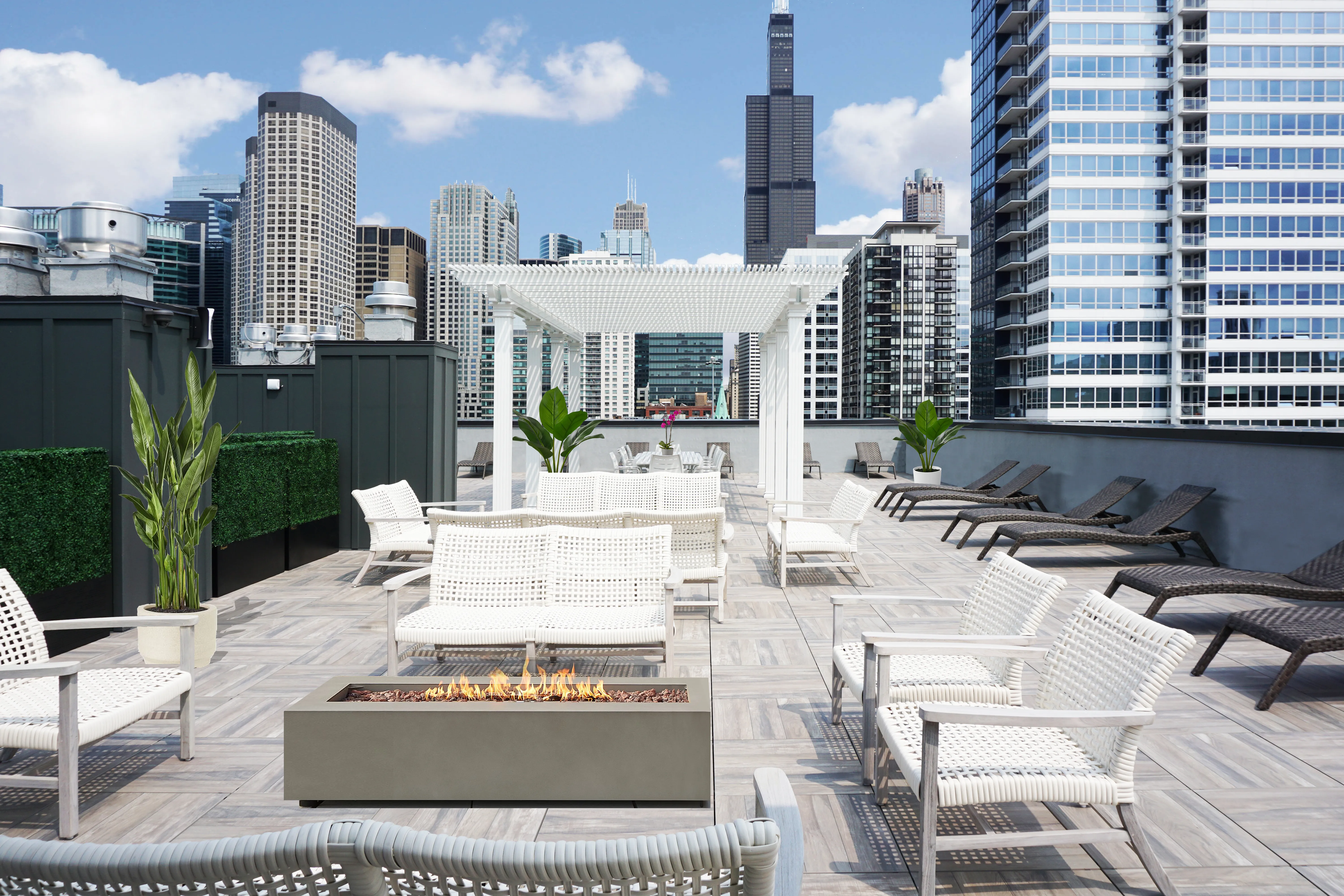812 W Adams St   60607 60607-Luxe Suites Chicago -unit#410-Chicago-IL