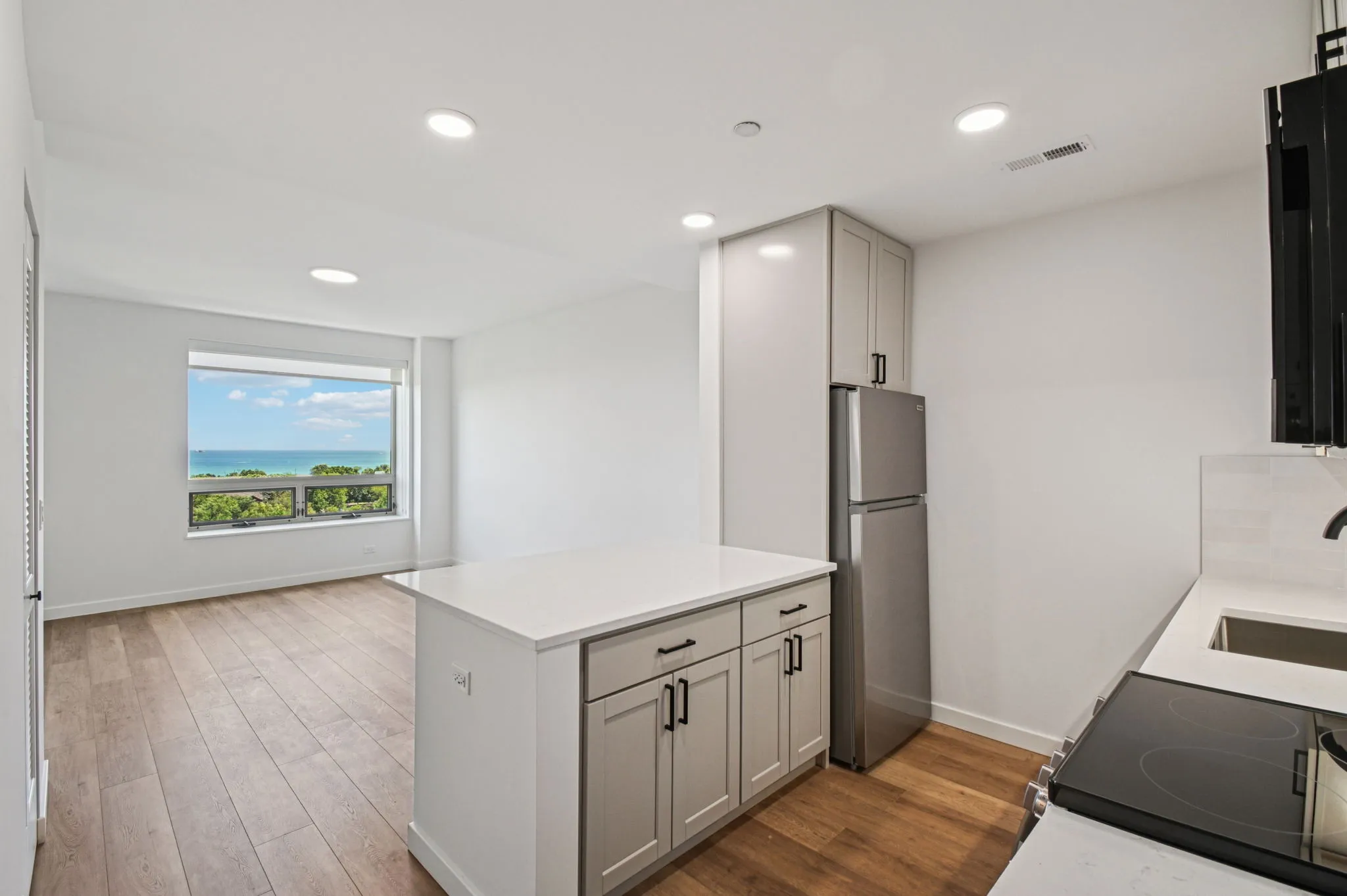 2140 N Lincoln Park W 60614 60614-unit#402-Chicago-IL