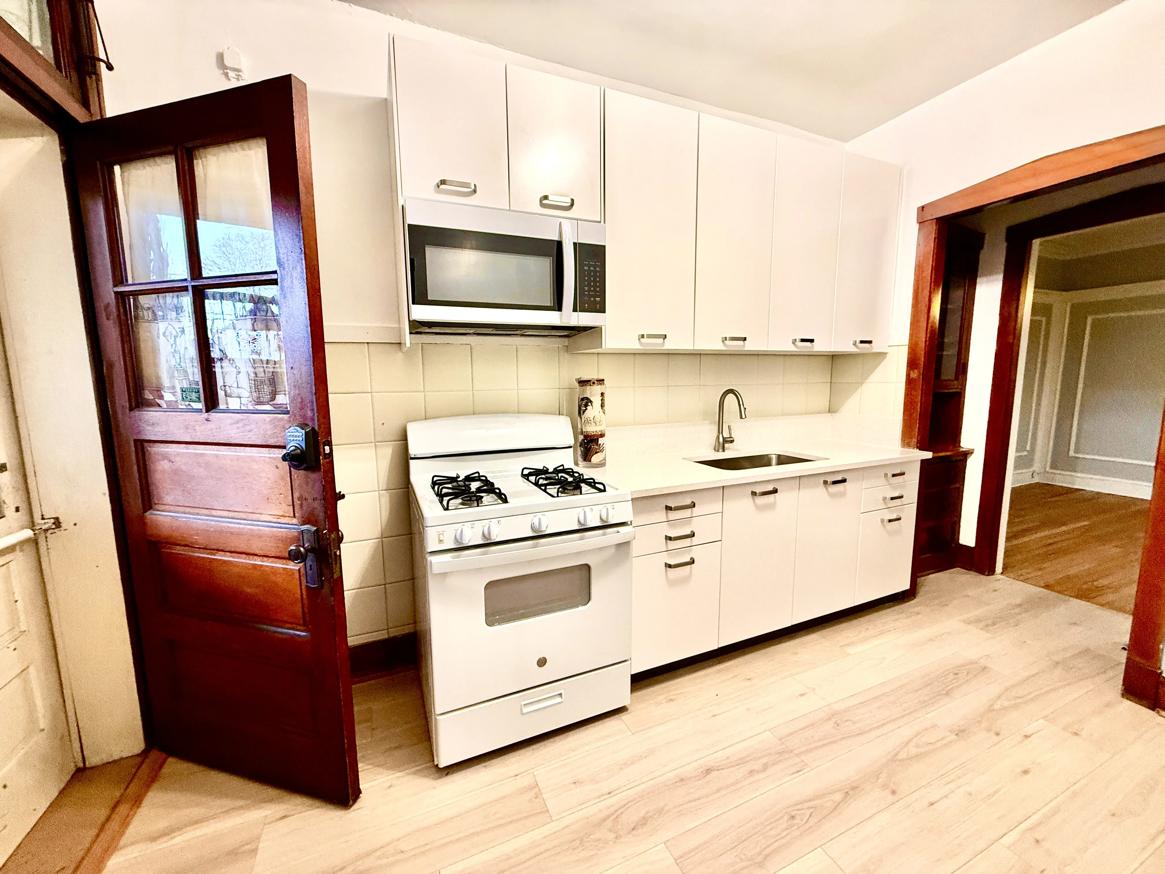 1506 W ROSEMONT AVE 60660-Rosemont Apartments-unit#2-E-Chicago-IL