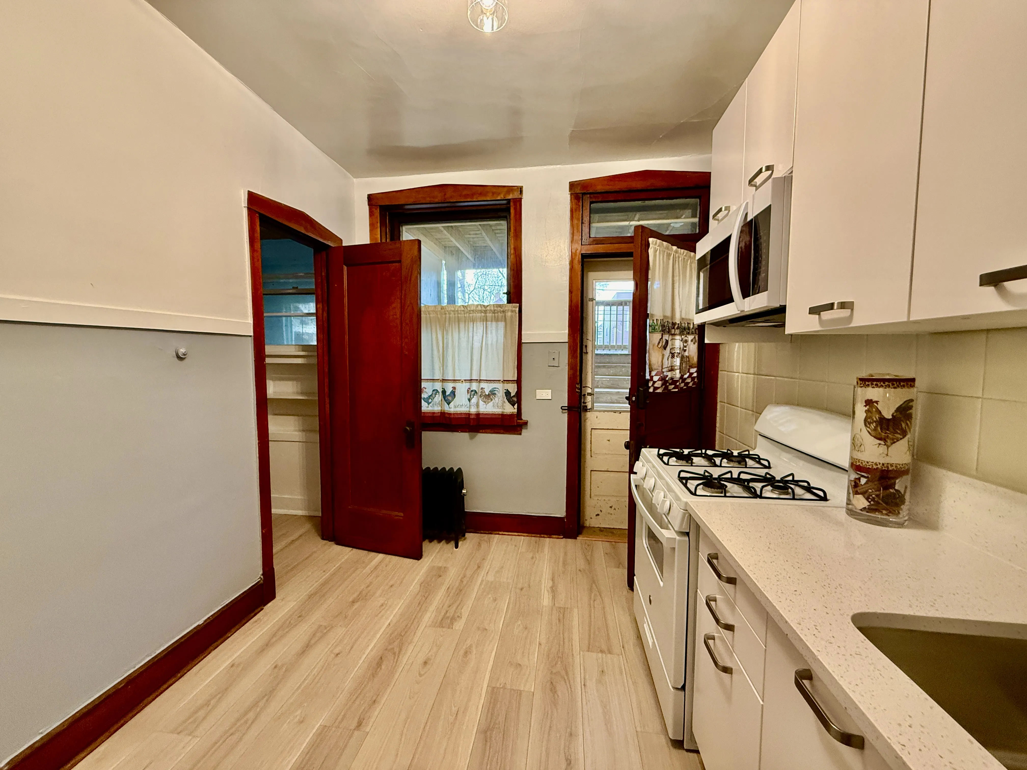 1506 W ROSEMONT AVE 60660-Rosemont Apartments-unit#2-E-Chicago-IL