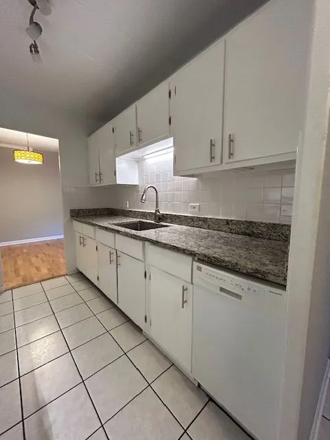 1447 W Touhy Ave 60626 60626-unit#202-Chicago-IL