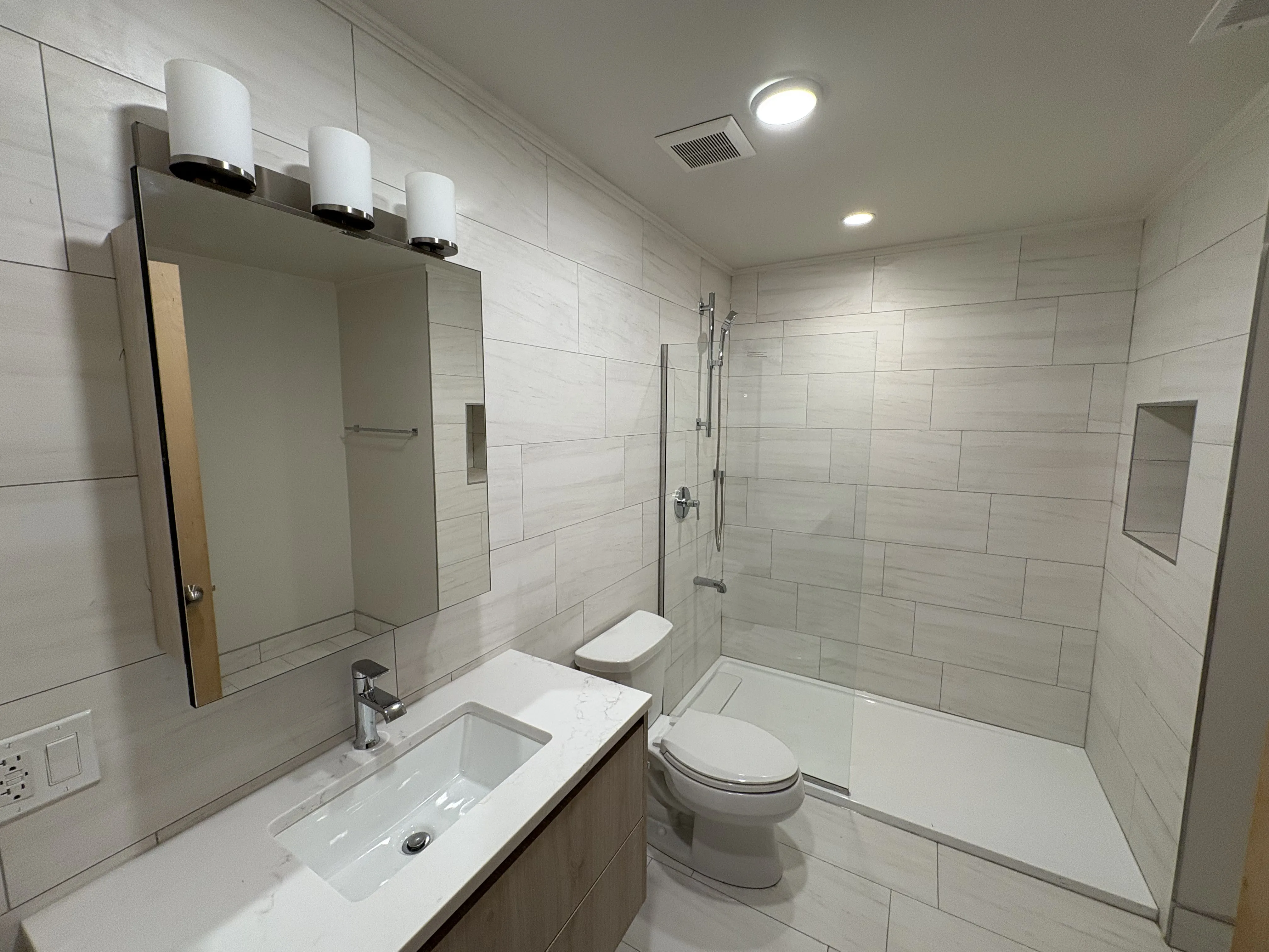 4611 S Ellis Ave   60653 60653-unit#205-Chicago-IL