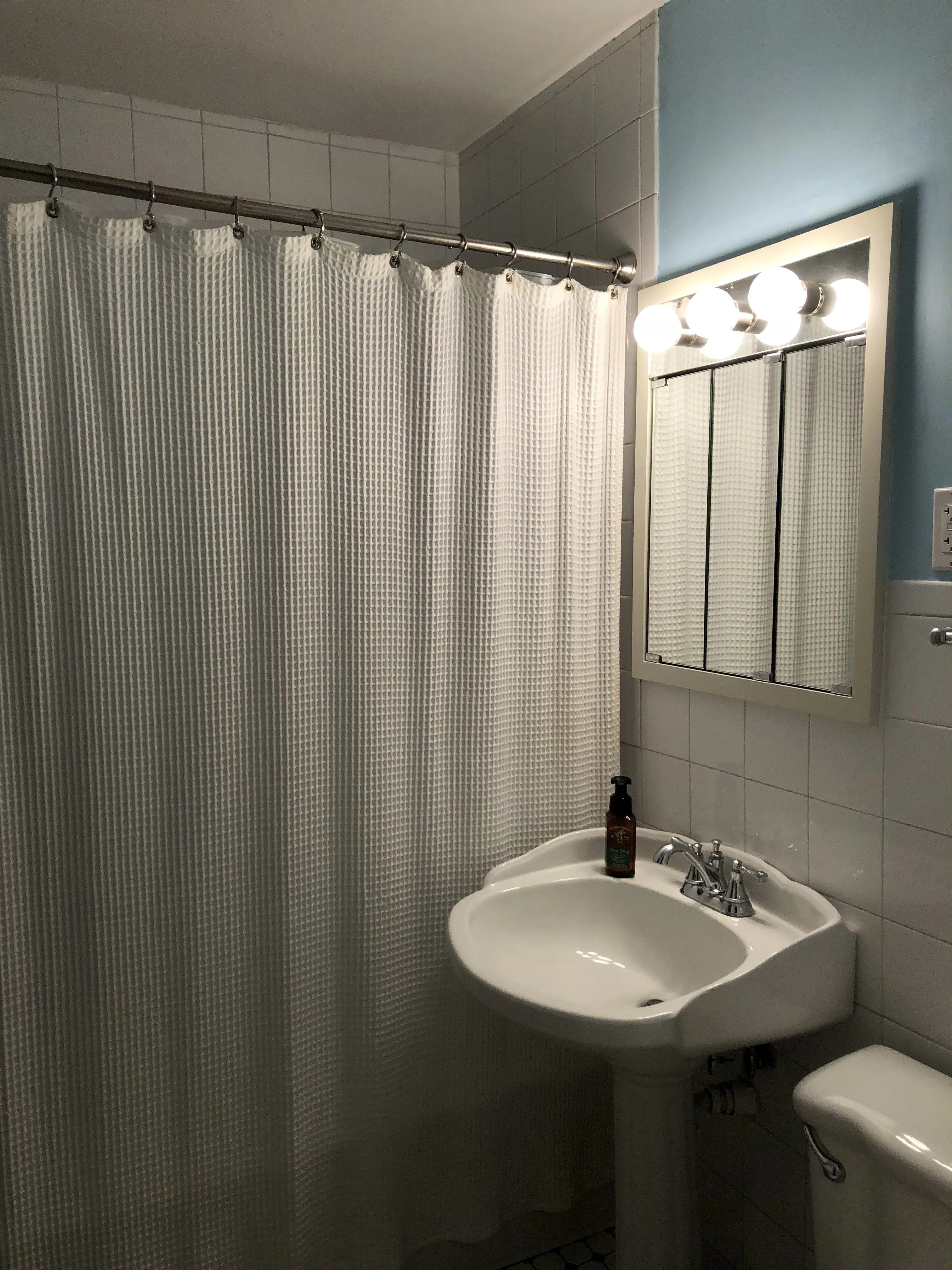 3234 N Whipple St 60618 60618-unit#2-Chicago-IL