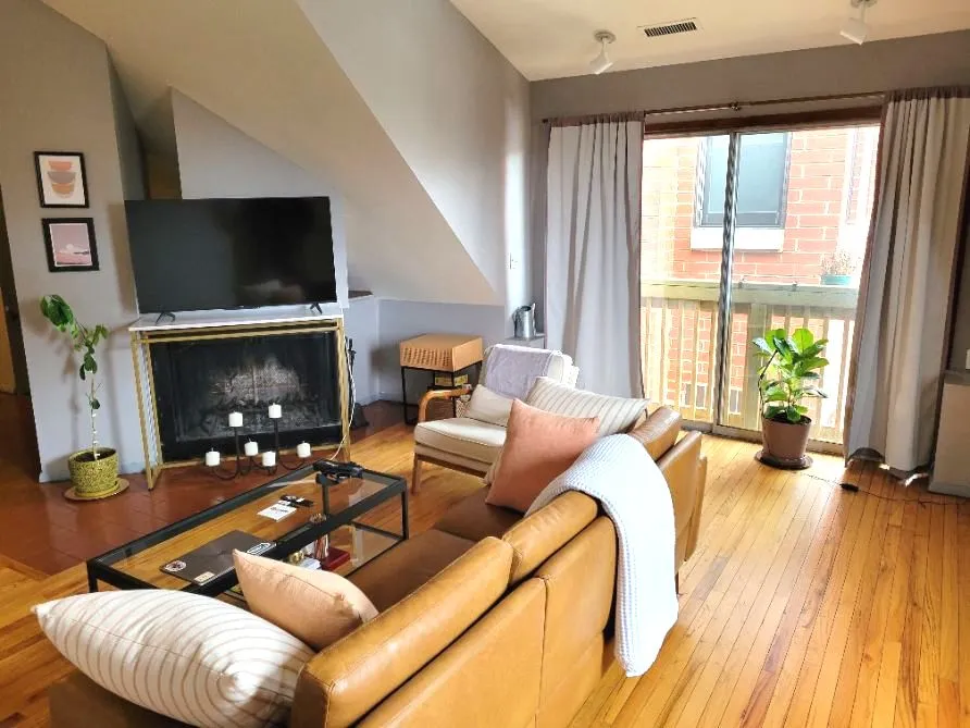 1149 W Wellington Ave   60657 60657-unit#3-Chicago-IL