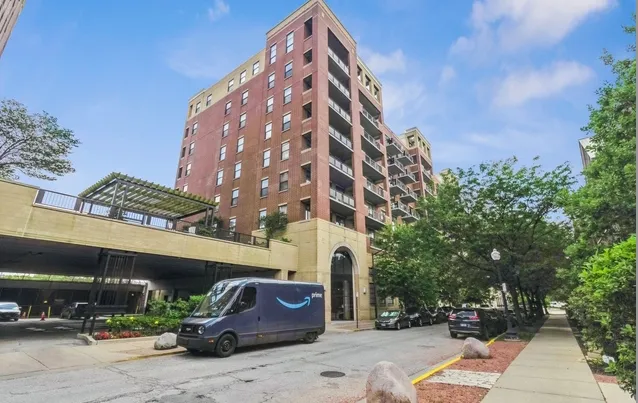 833 W 15th Pl   60608 60608-W 15th Place-unit#306-Chicago-IL