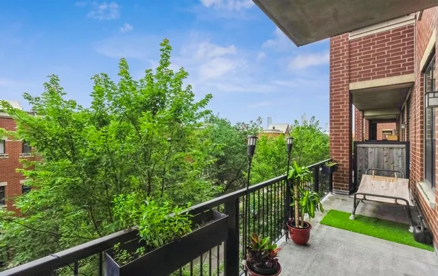 833 W 15th Pl   60608 60608-W 15th Place-unit#306-Chicago-IL