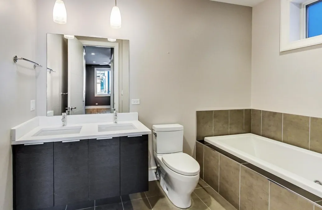 2424 W Ave 60622 60622-unit#301-Chicago-IL