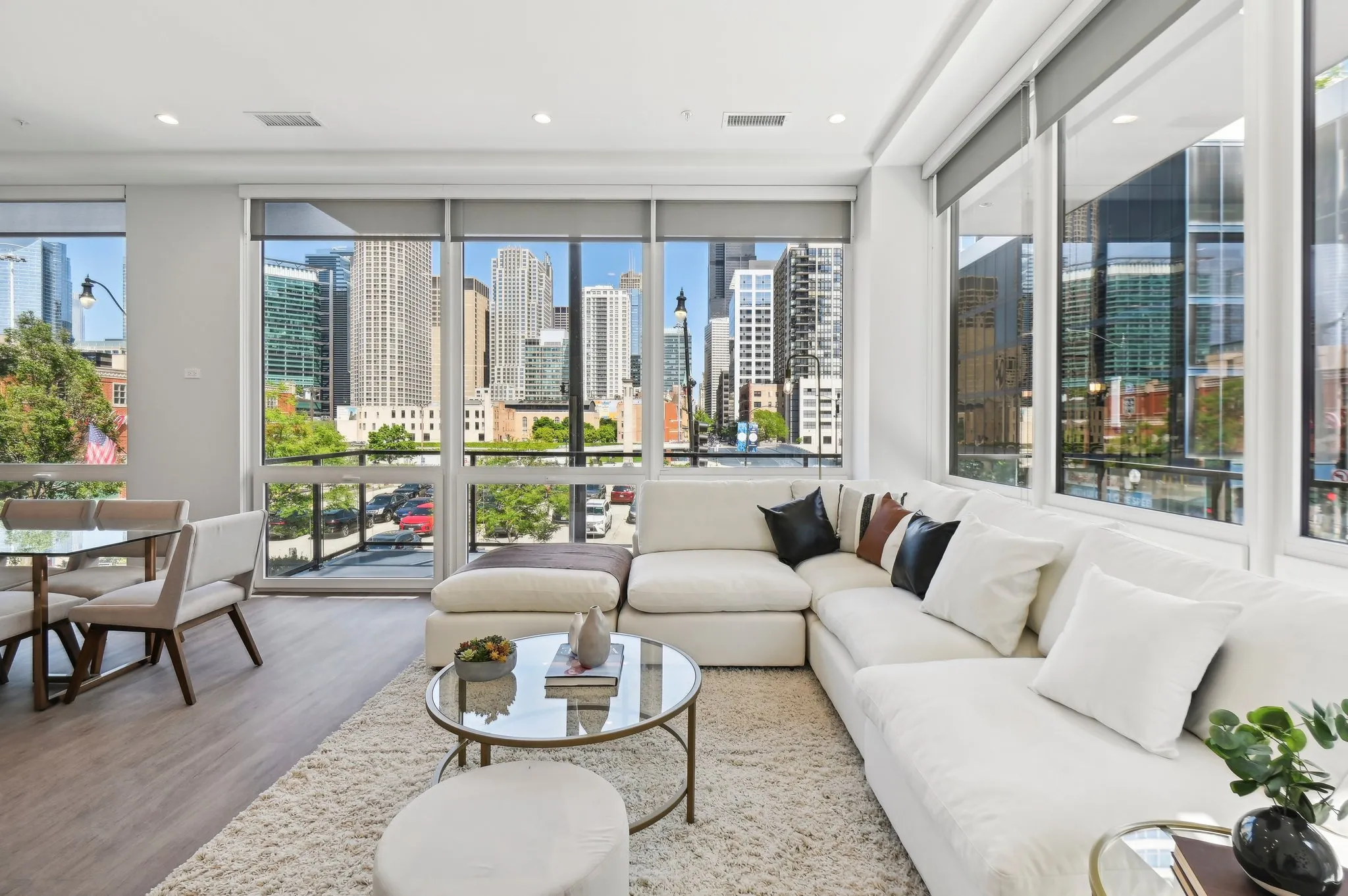 812 W Adams St   60607 60607-Luxe Suites Chicago -unit#600-Chicago-IL