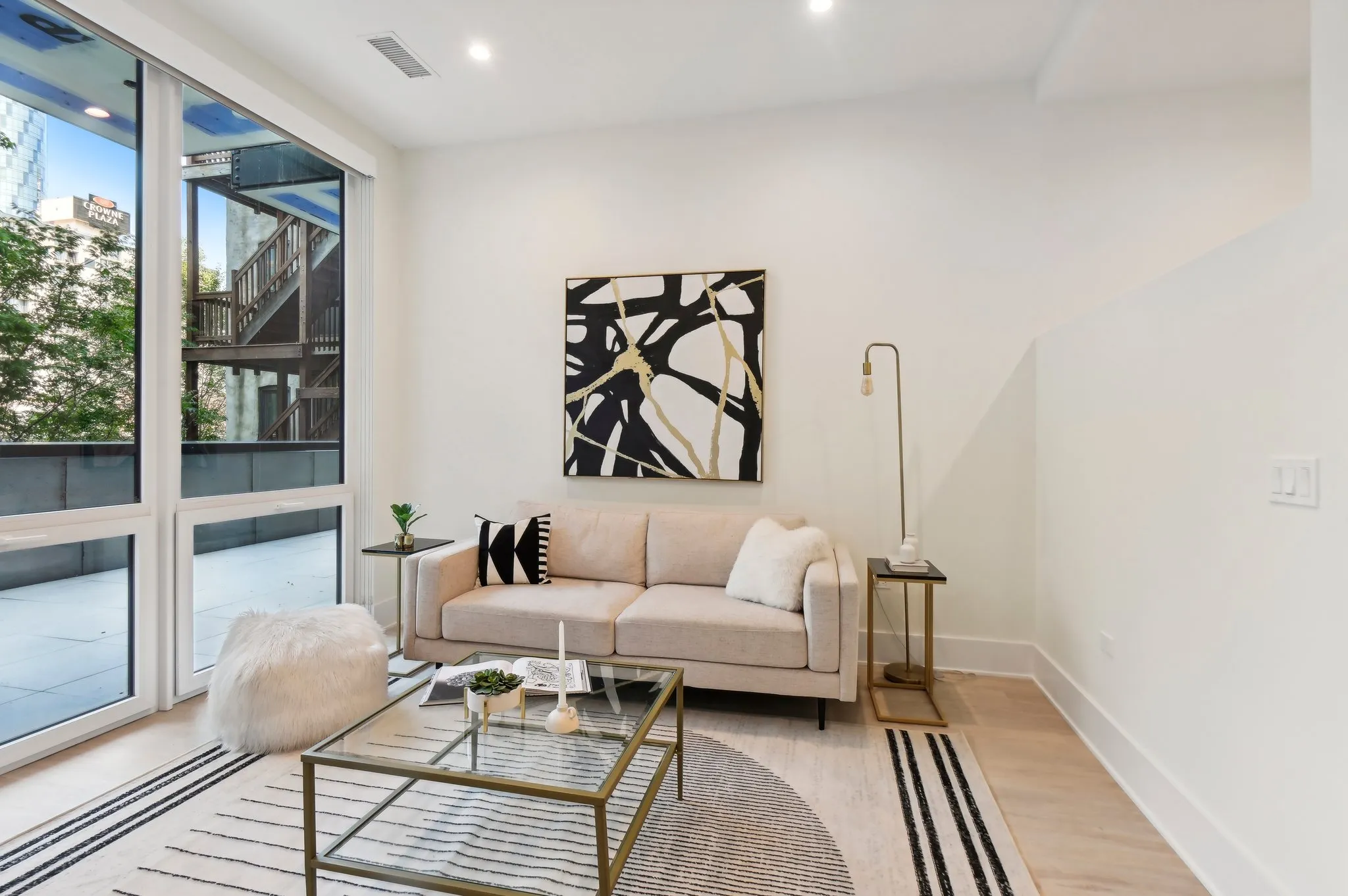 812 W Adams St 60607 60607-Luxe Suites Chicago -unit#410-Chicago-IL