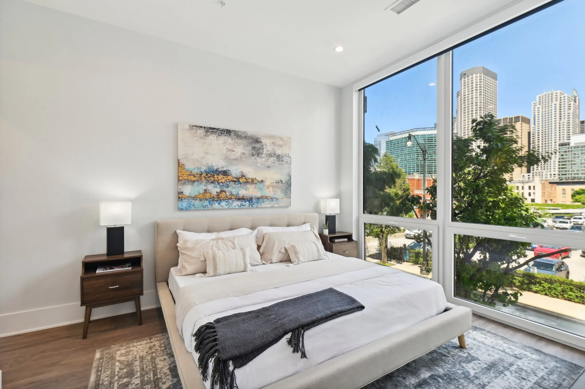 812 W Adams St   60607 60607-Luxe Suites Chicago -unit#600-Chicago-IL