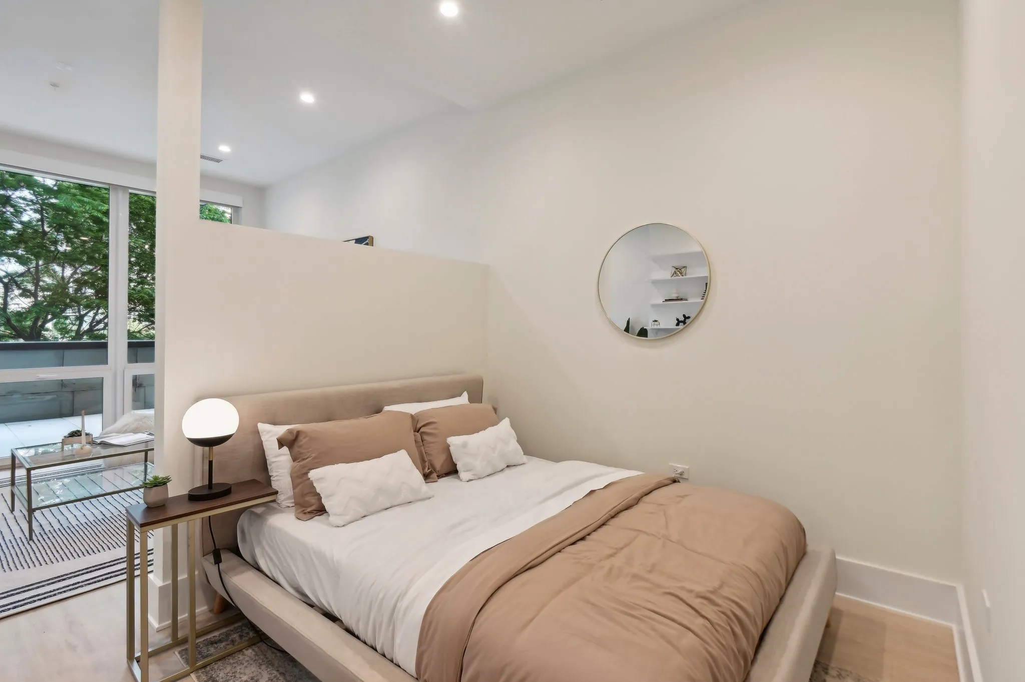 812 W Adams St 60607 60607-Luxe Suites Chicago -unit#410-Chicago-IL