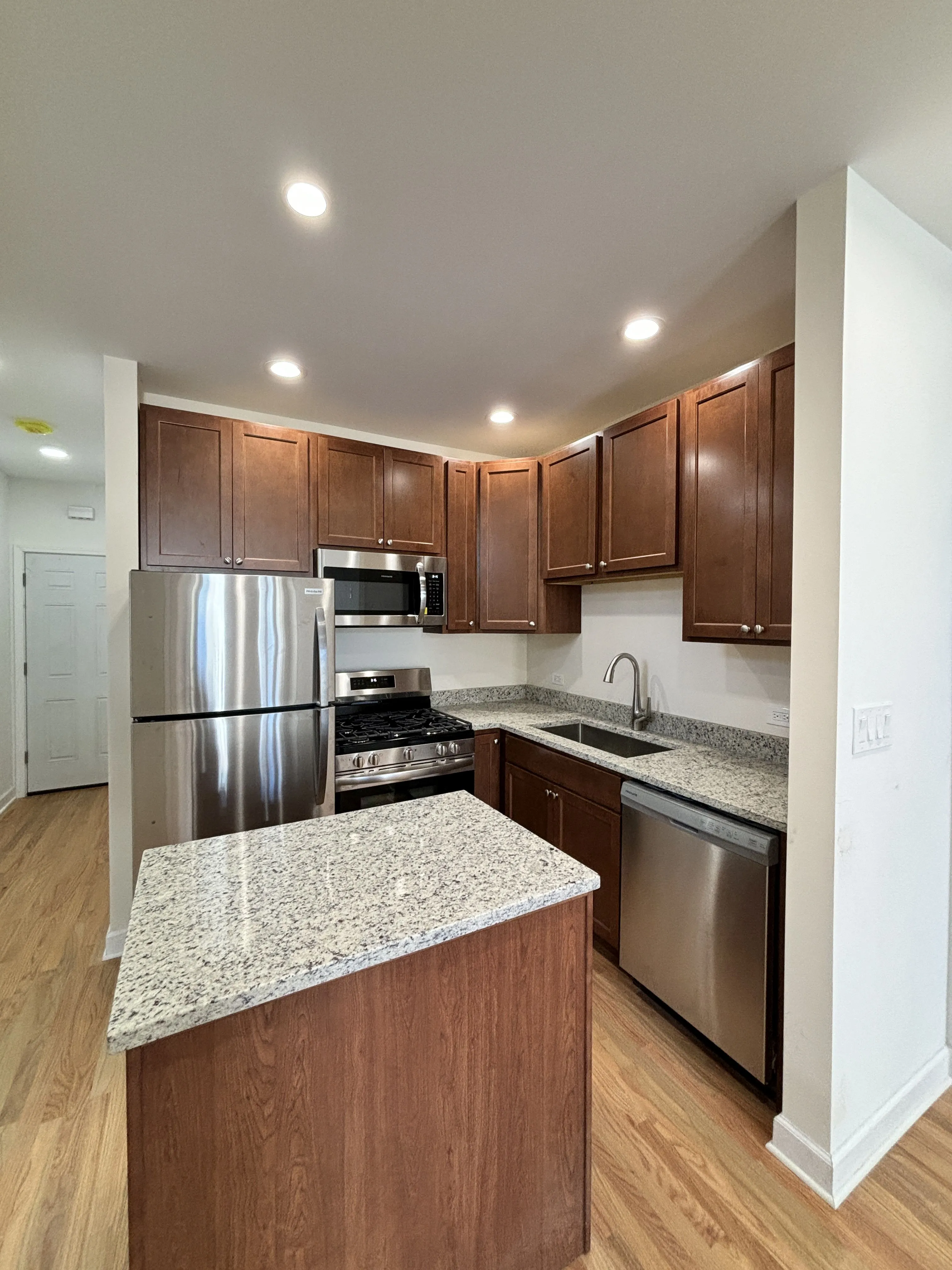 1037 N Wood St   60622 60622-unit#2R-Chicago-IL