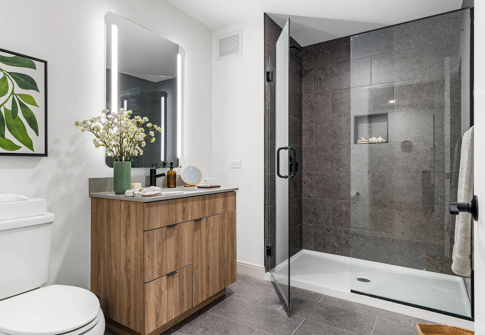 218 E Grand Ave   60611 60611-The Saint Grand-unit#607-Chicago-IL