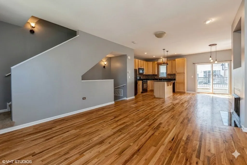 3238 N KBOURN AVE 60641-unit#TH-14-Chicago-IL