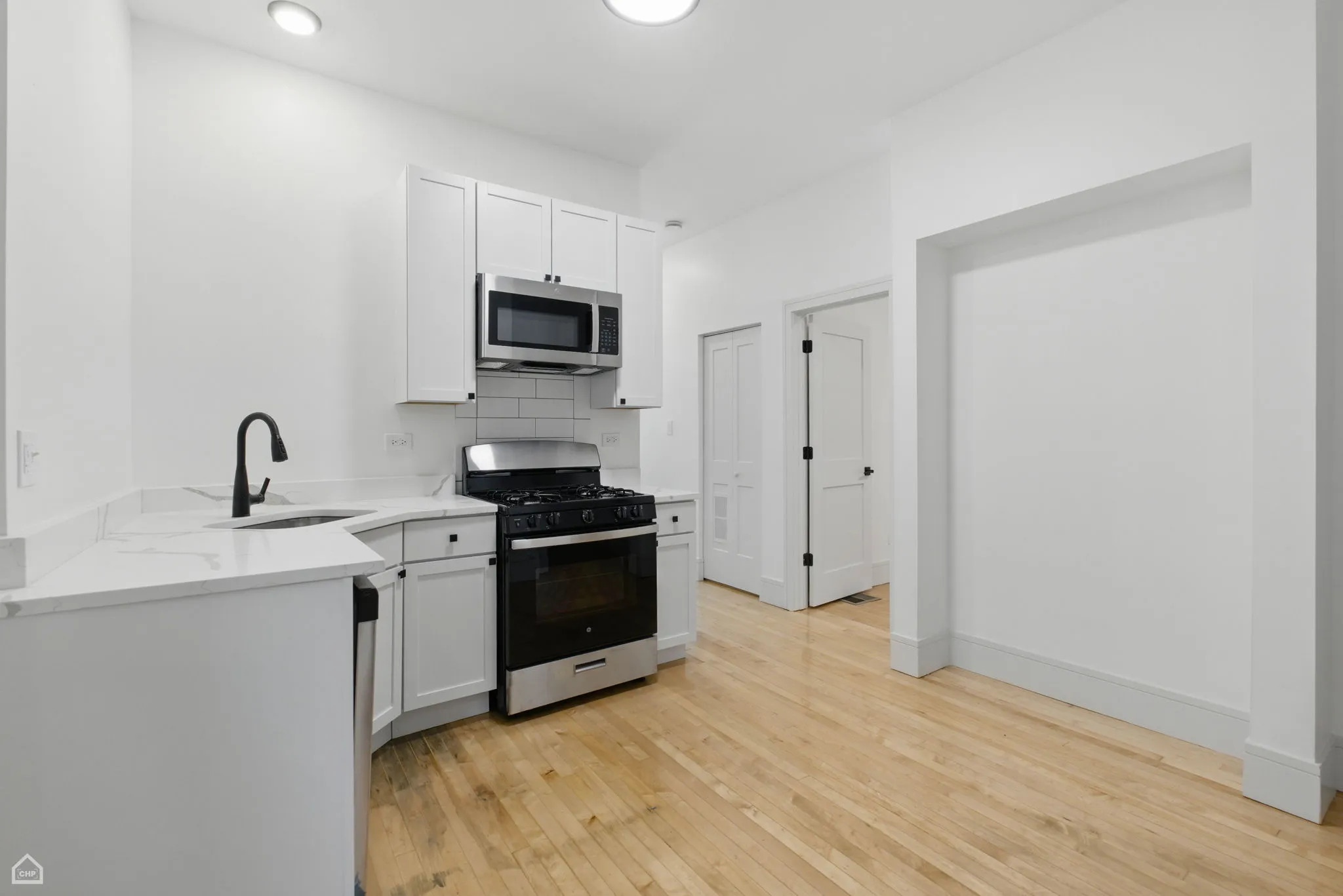 1928 W 21st St   60608 60608-1928-unit#1F-Chicago-IL