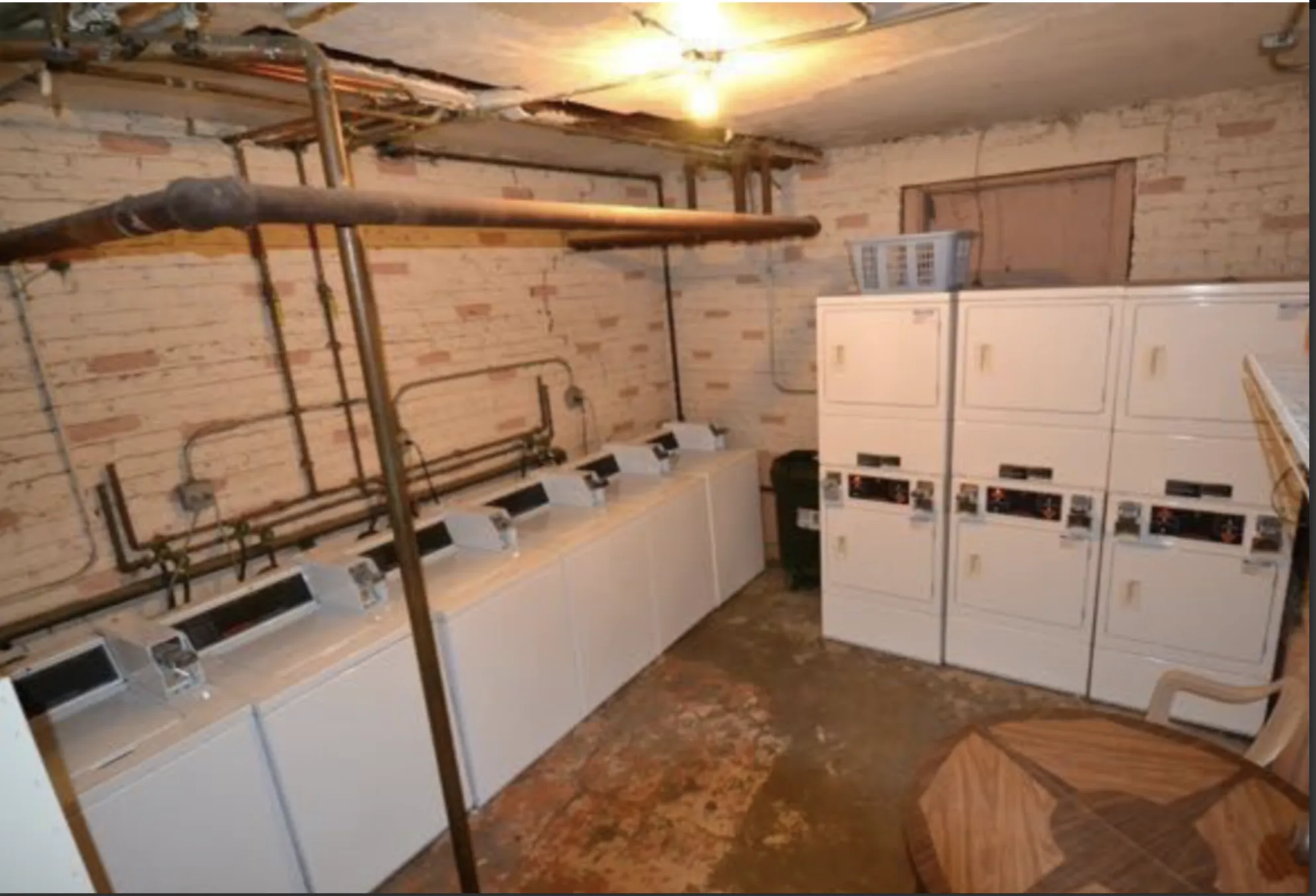 3217 W Belle Plaine Ave 60618 60618-unit#2A-Chicago-IL