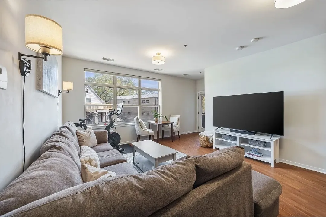 2951 N Clybourn Ave 60618 60618-unit#308-Chicago-IL