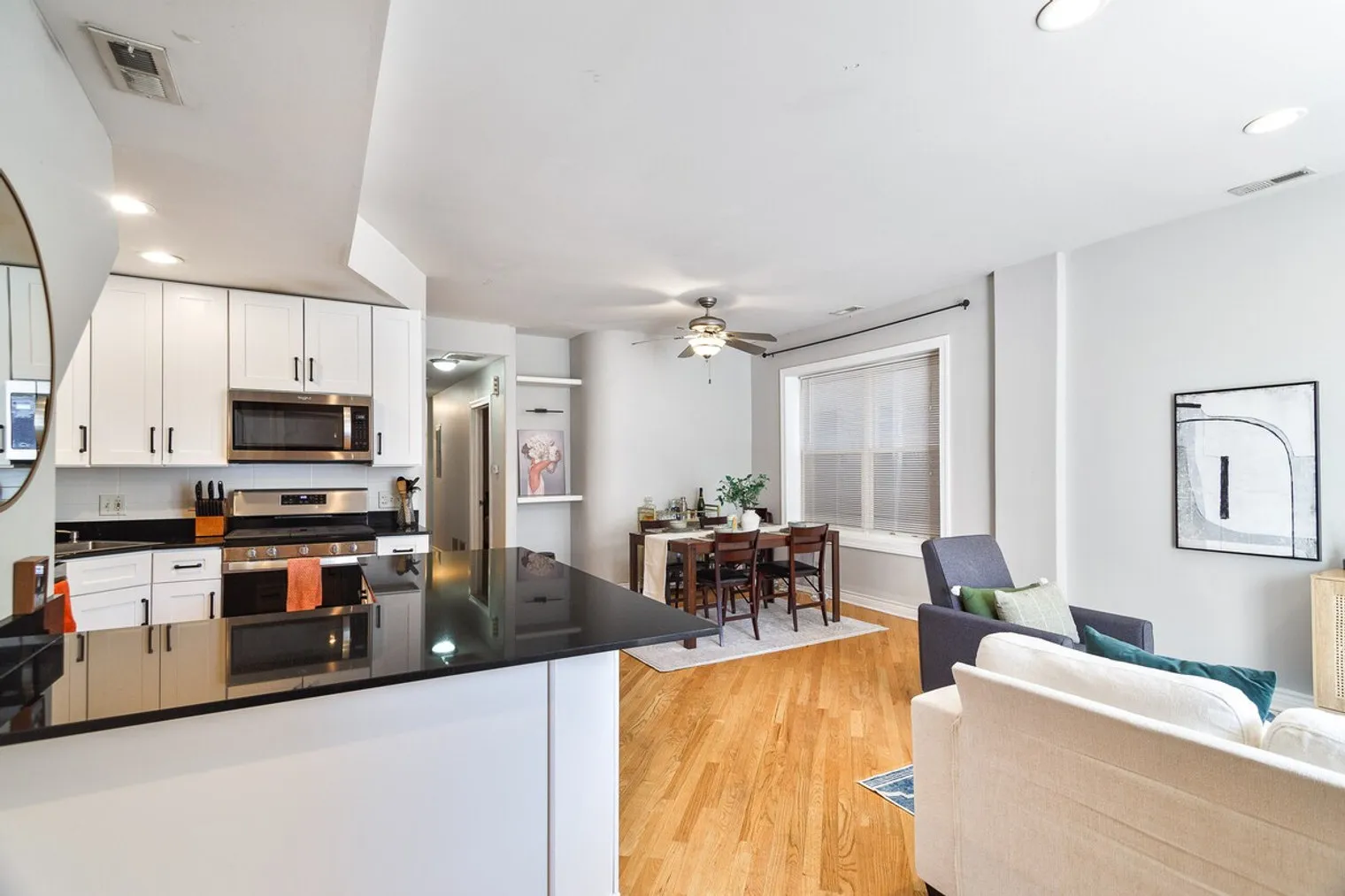 2238 W Barry Ave 60618 60618-Building West Barry Avenue - ktg-unit#ID1359764P-Chicago-IL