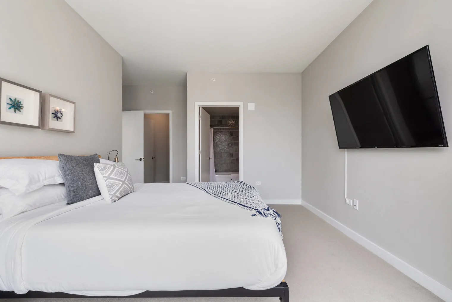 823 N Clark St   60610 60610-Building North Clark Street - cloud9-guesty-unit#ID1029588P-Chicago-IL