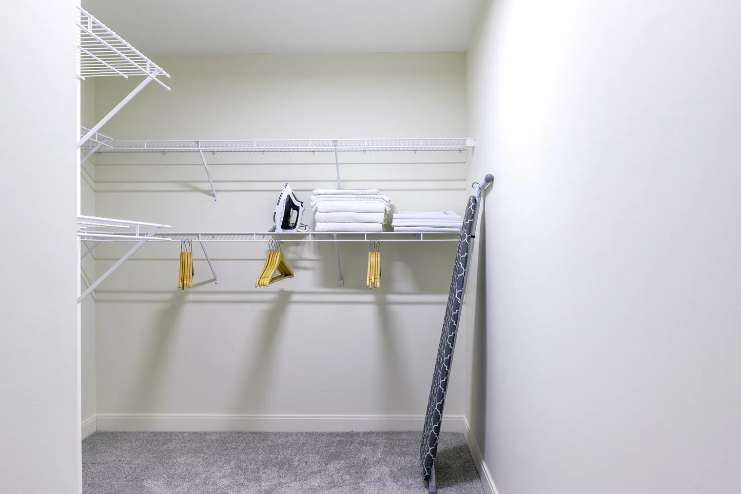 210 N Wells St   60606 60606-Lake & Wells Apartments-unit#ID248-Chicago-IL