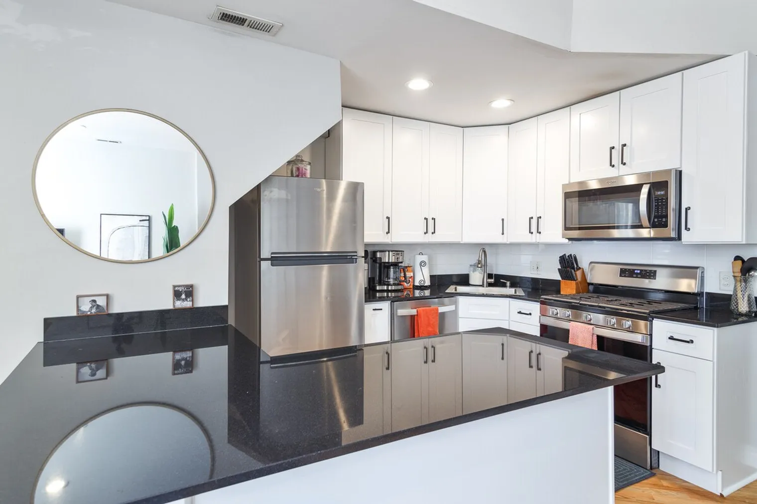 2238 W Barry Ave 60618 60618-Building West Barry Avenue - ktg-unit#ID1359764P-Chicago-IL
