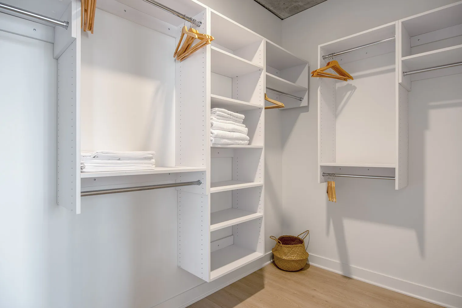 311 W Illinois St   60654 60654-3Eleven-unit#ID119-Chicago-IL