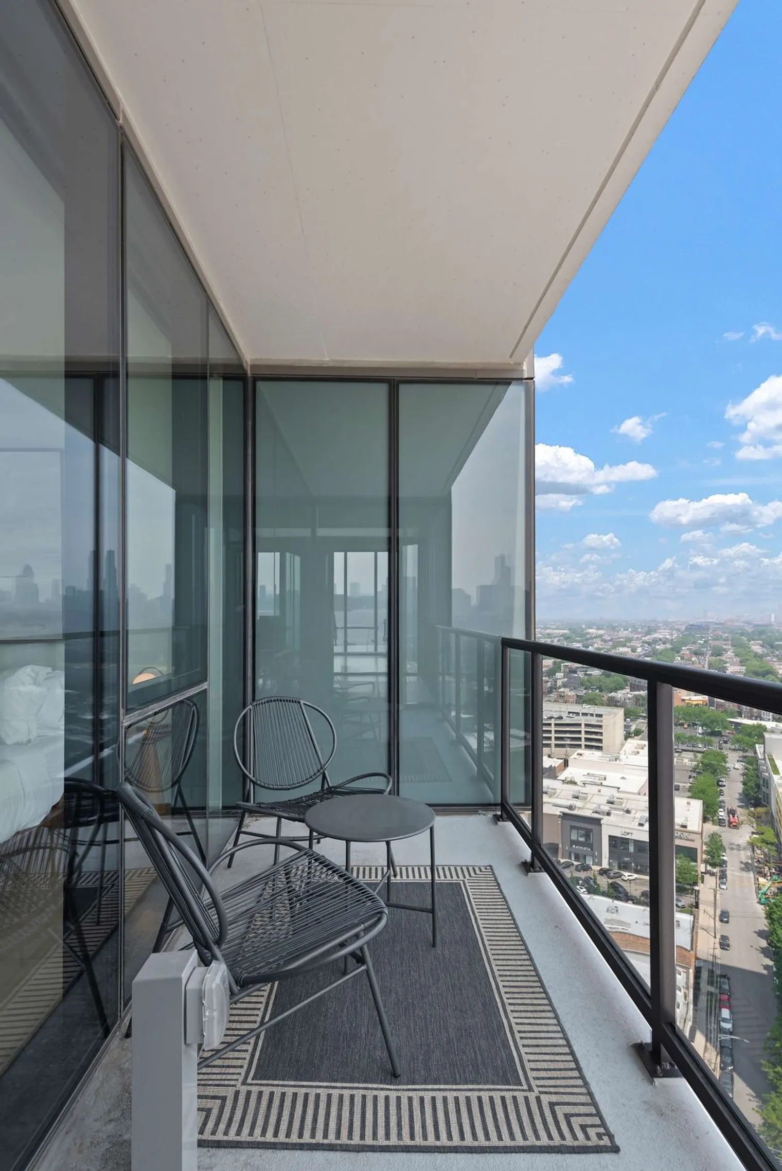 901 W Blackhawk St   60642 60642-Building North Kingsbury Street - cloud9-guesty-unit#ID1029653P-Chicago-IL