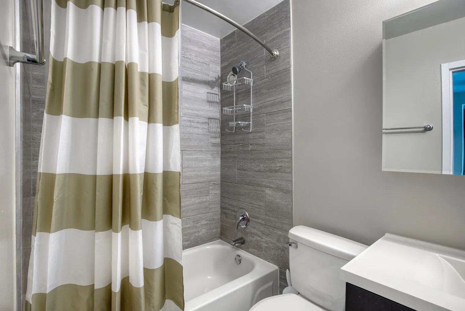 1 E Delaware Pl 60611 60611-One East Delaware-unit#ID800-Chicago-IL