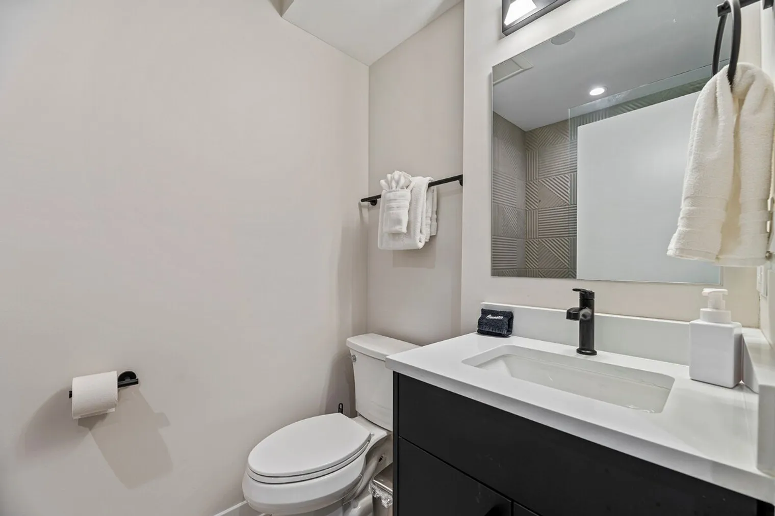 2342 W Touhy Ave   60645 60645-Building West Touhy Avenue - schneidergroup-unit#ID1054668P-Chicago-IL