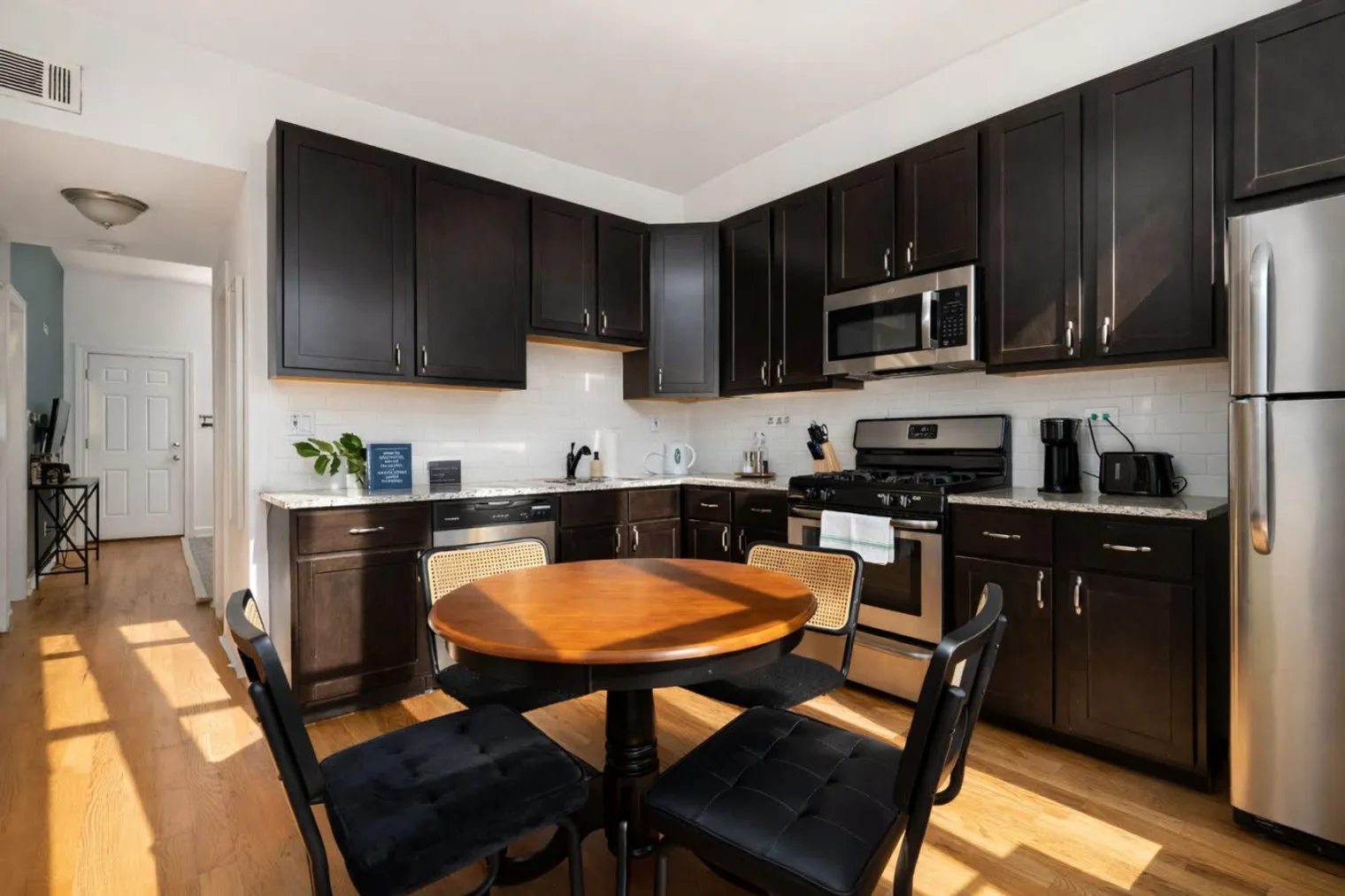906 N Damen Ave   60622 60622-Building North Damen Avenue-unit#ID1379021P-Chicago-IL