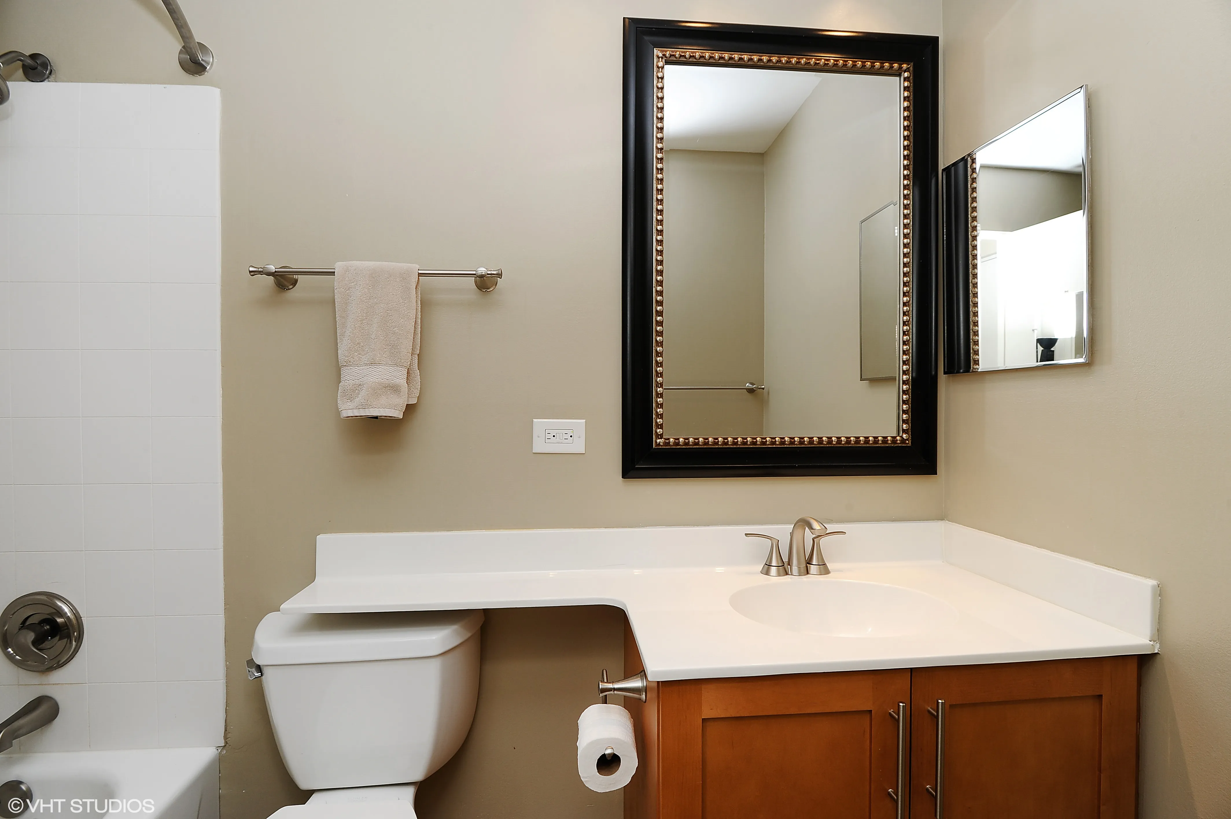 1301 W Fletcher St   60657 60657-The Brewery Lofts-unit#126-Chicago-IL