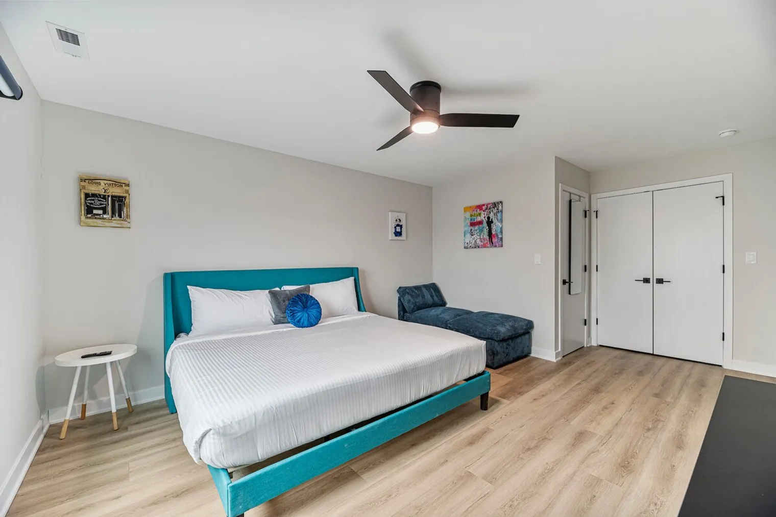 2335 W Touhy Ave   60645 60645-Building North Claremont Avenue - schneidergroup-unit#ID1062699P-Chicago-IL