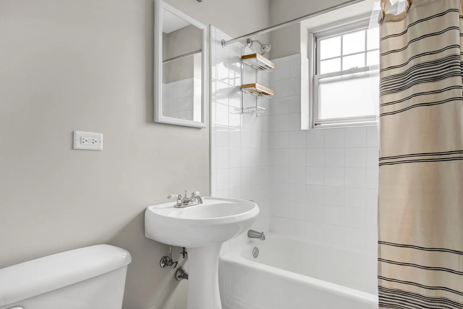 2762 Hampton Pkwy   60201 60201- 2762 Hampton Parkway-unit#ID519-Evanston-IL