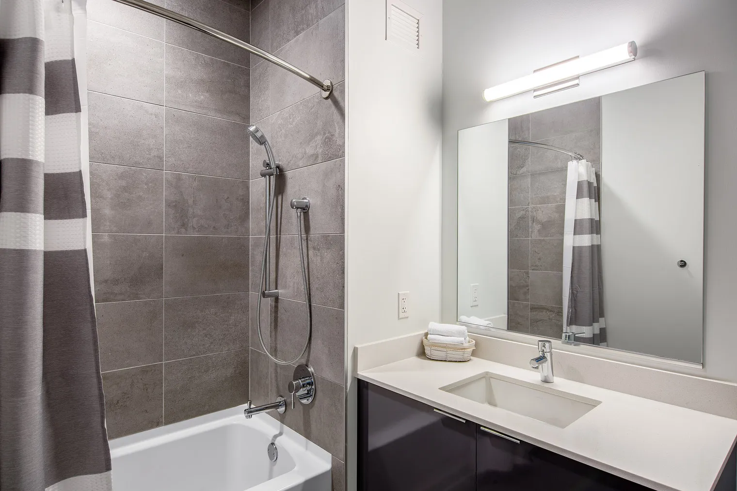 311 W Illinois St   60654 60654-3Eleven-unit#ID119-Chicago-IL