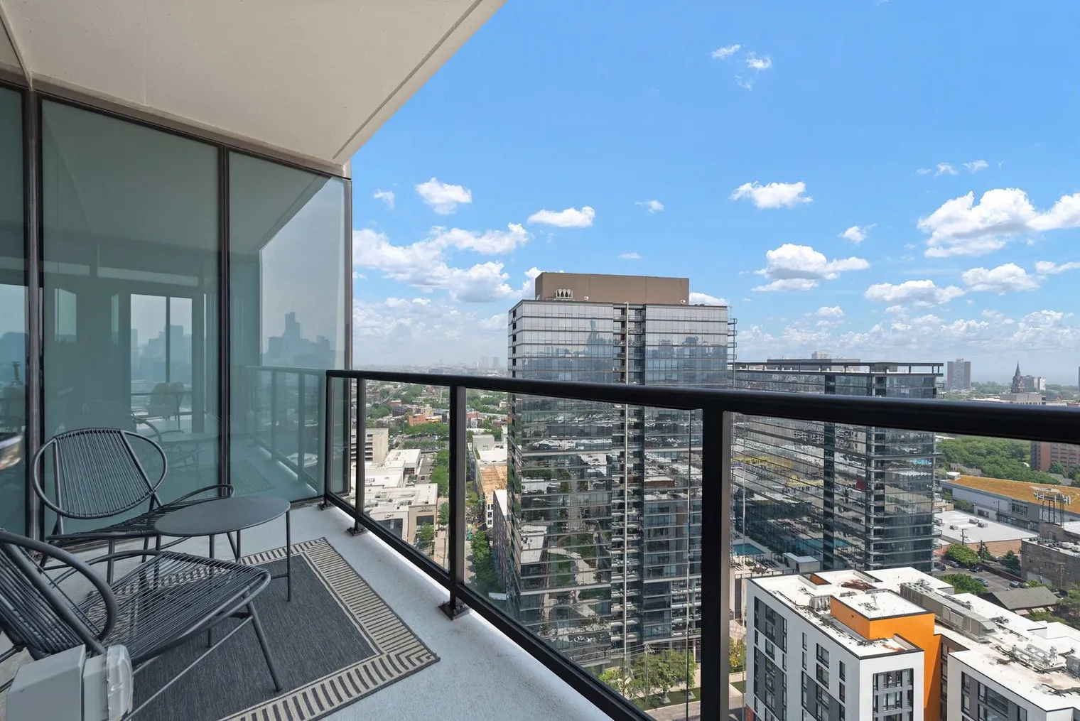 901 W Blackhawk St   60642 60642-Building North Kingsbury Street - cloud9-guesty-unit#ID1029653P-Chicago-IL