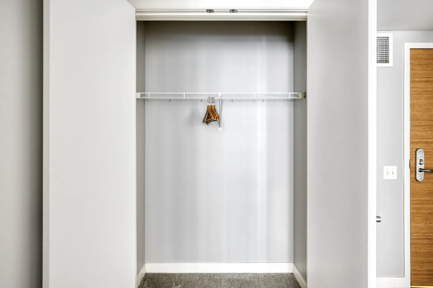 210 N Wells St 60601 60601-Lake & Wells Apartments-unit#ID634-Chicago-IL