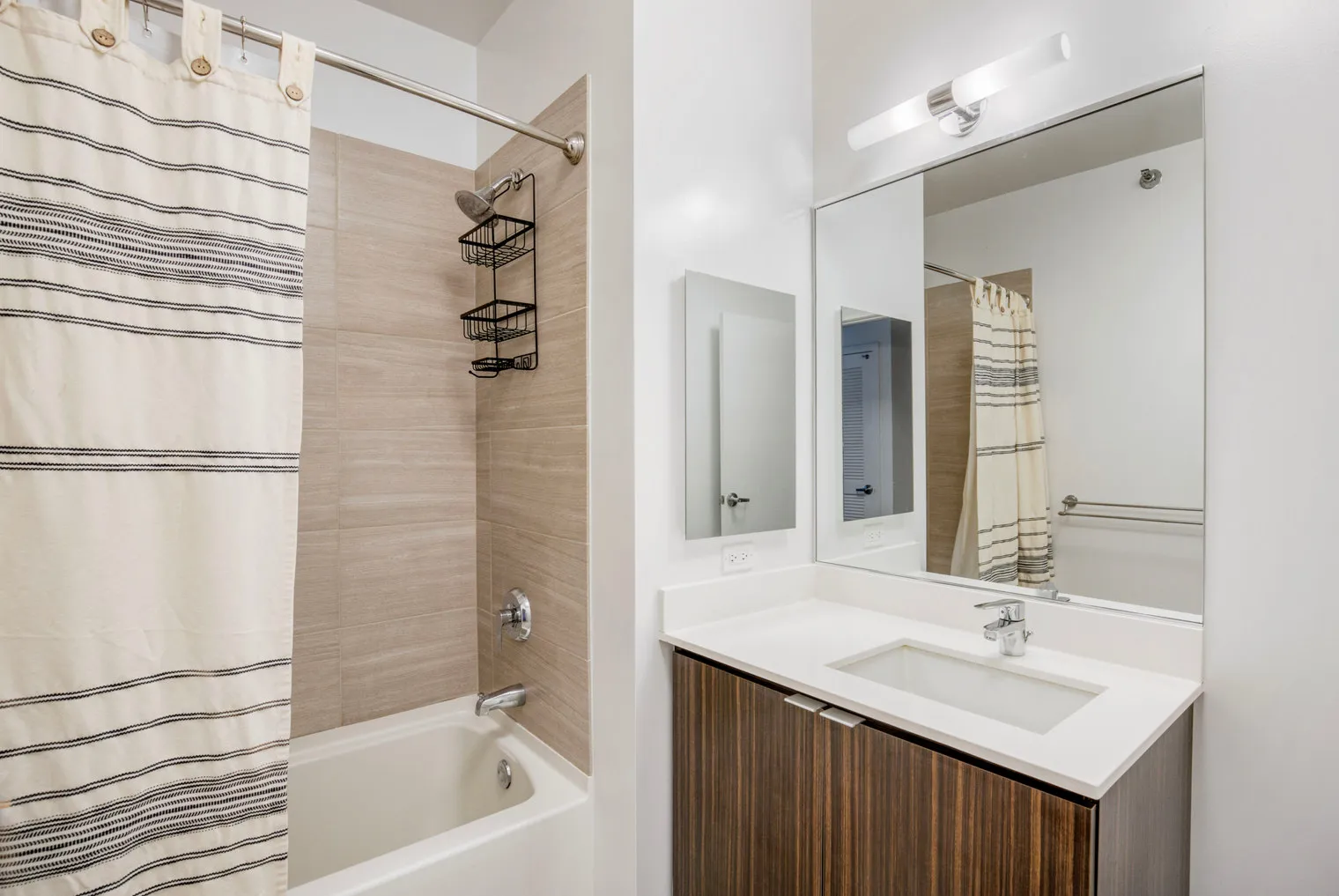 201 N Garland Ct   60601 60601- Mila-unit#ID1014-Chicago-IL